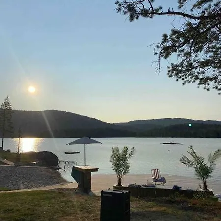 Fin, Enkel Leilighet Med Nydelig Strand I Naerheten Amdals Verk